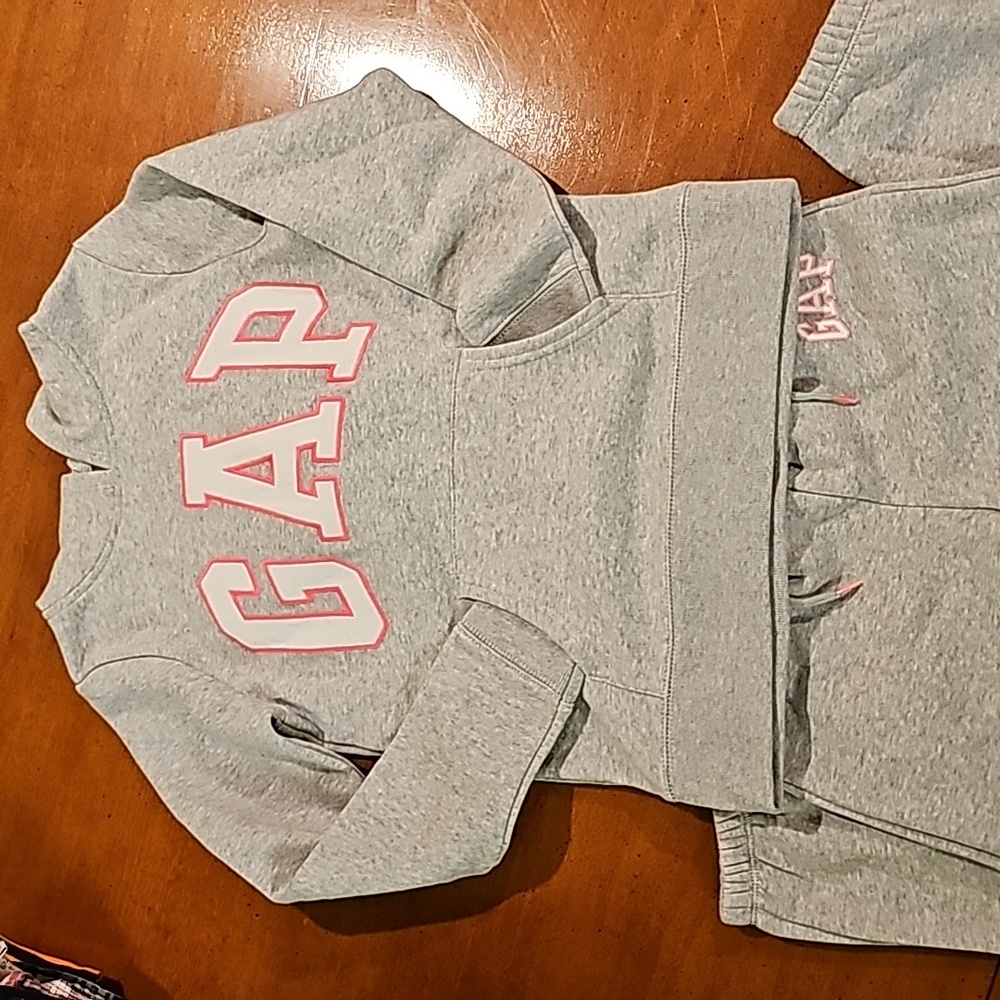 GAP Sweatsuit Outfit